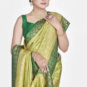 Paisley Kanjivaram Art Silk Saree  (Green)